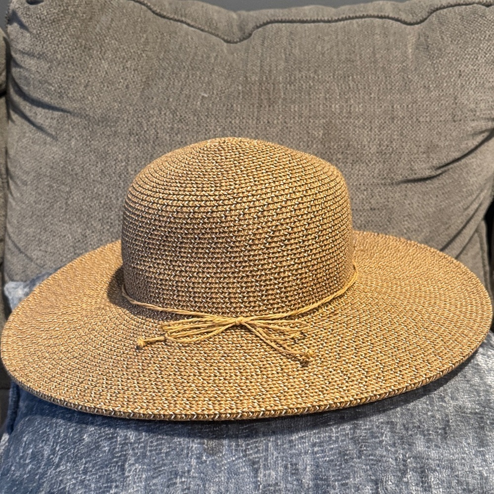 Nine West Tan Woven Hat with Bow Accent